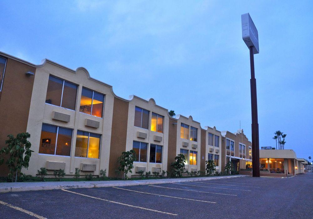 Clarion Inn Near Mcallen Airport Exterior foto