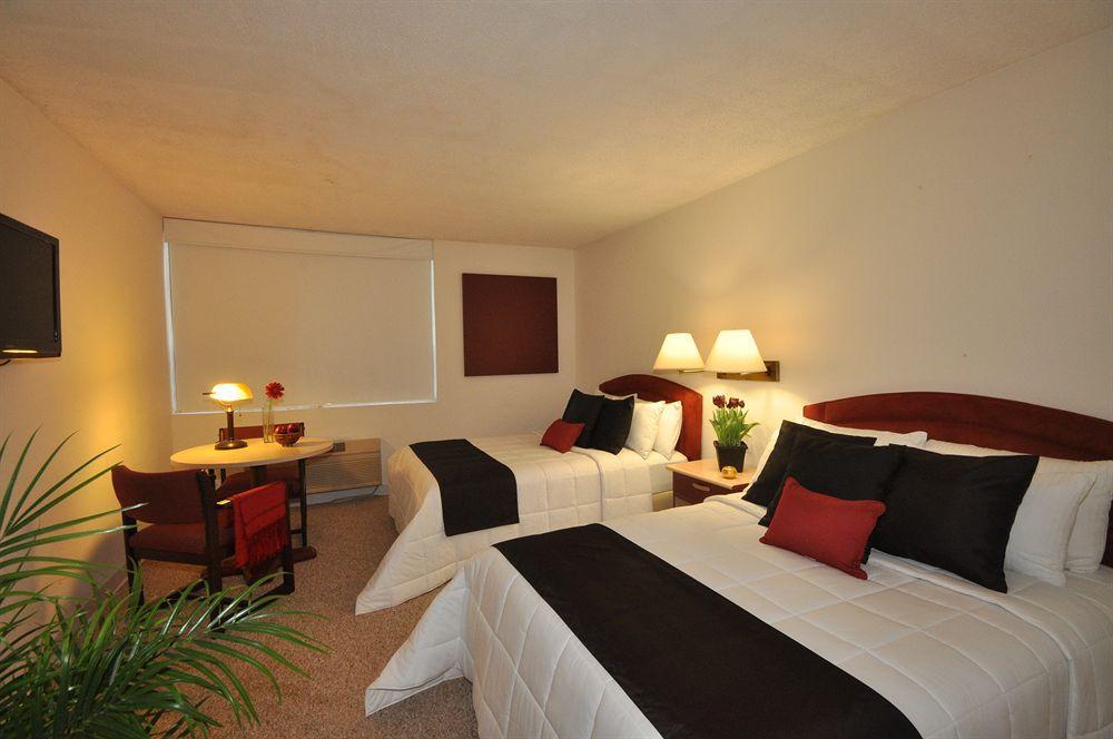 Clarion Inn Near Mcallen Airport Exterior foto