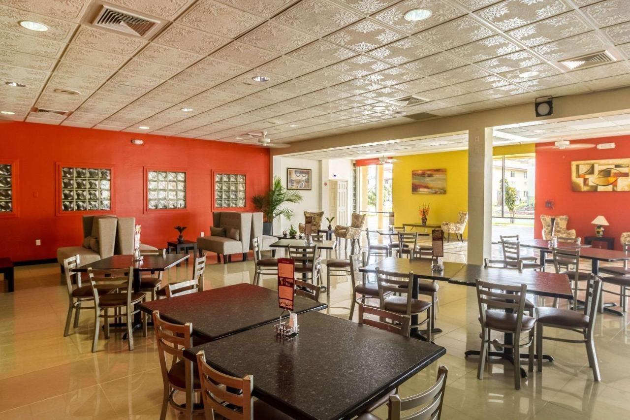 Clarion Inn Near Mcallen Airport Exterior foto