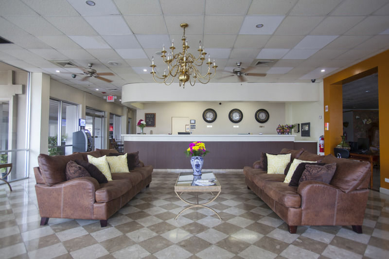 Clarion Inn Near Mcallen Airport Exterior foto