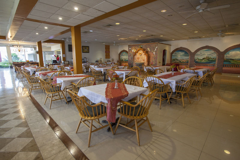 Clarion Inn Near Mcallen Airport Exterior foto