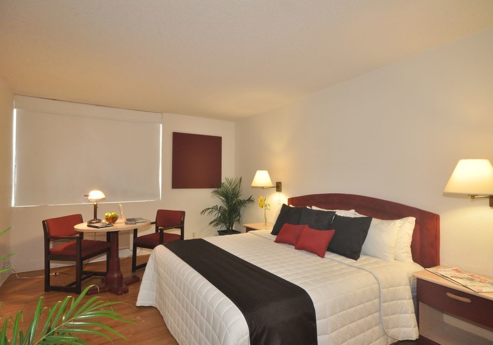 Clarion Inn Near Mcallen Airport Exterior foto